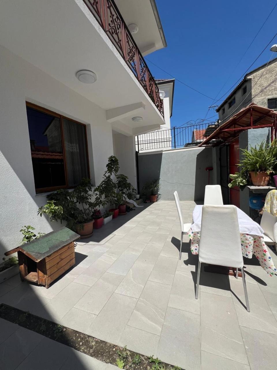 David Guesthouse Shkodra Exterior foto